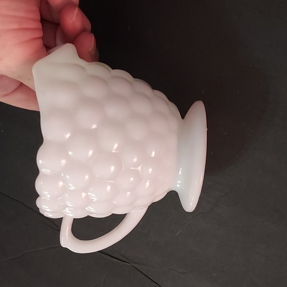 Milk Glass Creamer Pattern Bubbles EUC - Picture 5 of 7